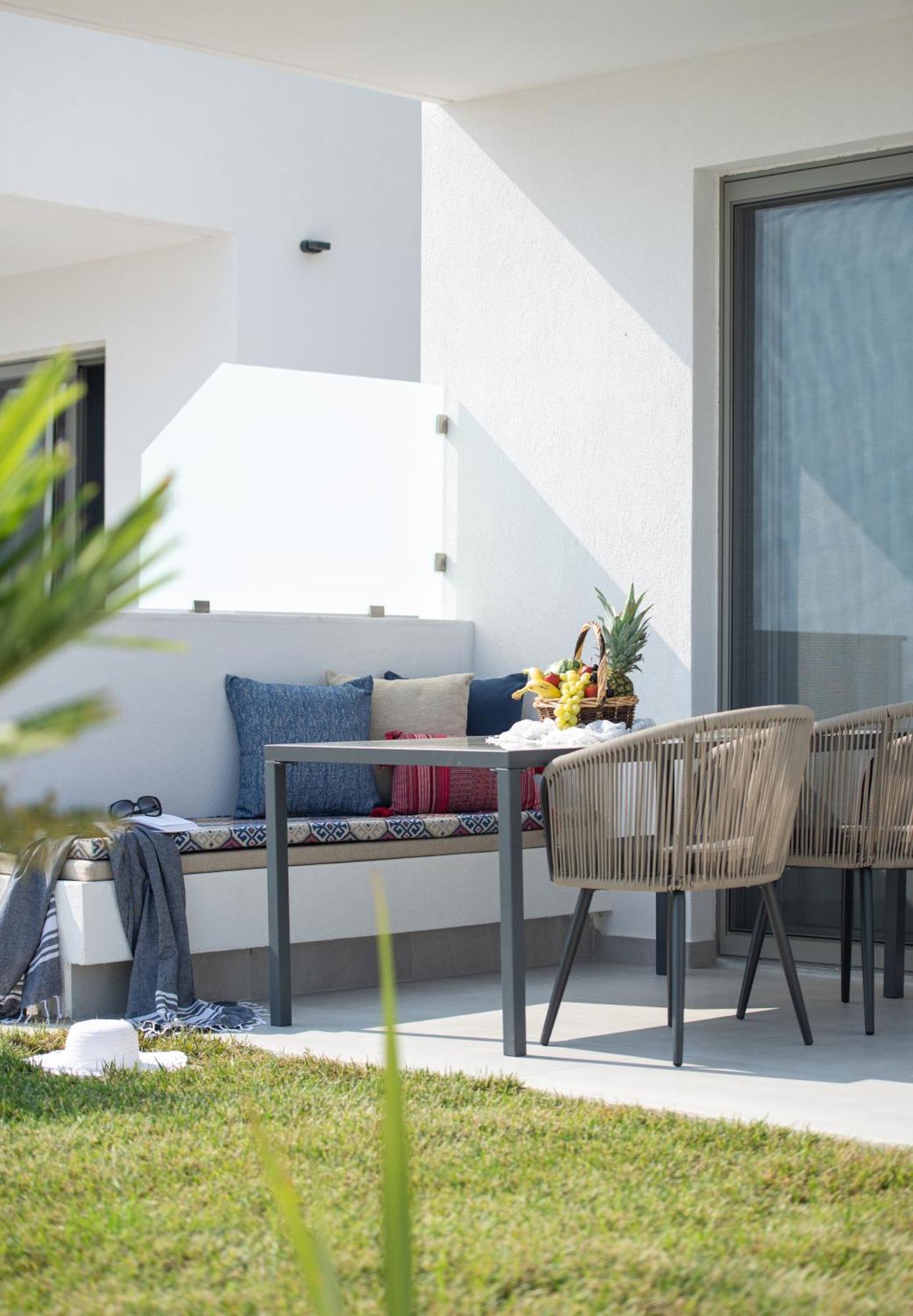Twins Yard Apartment Nikiti  Exterior photo