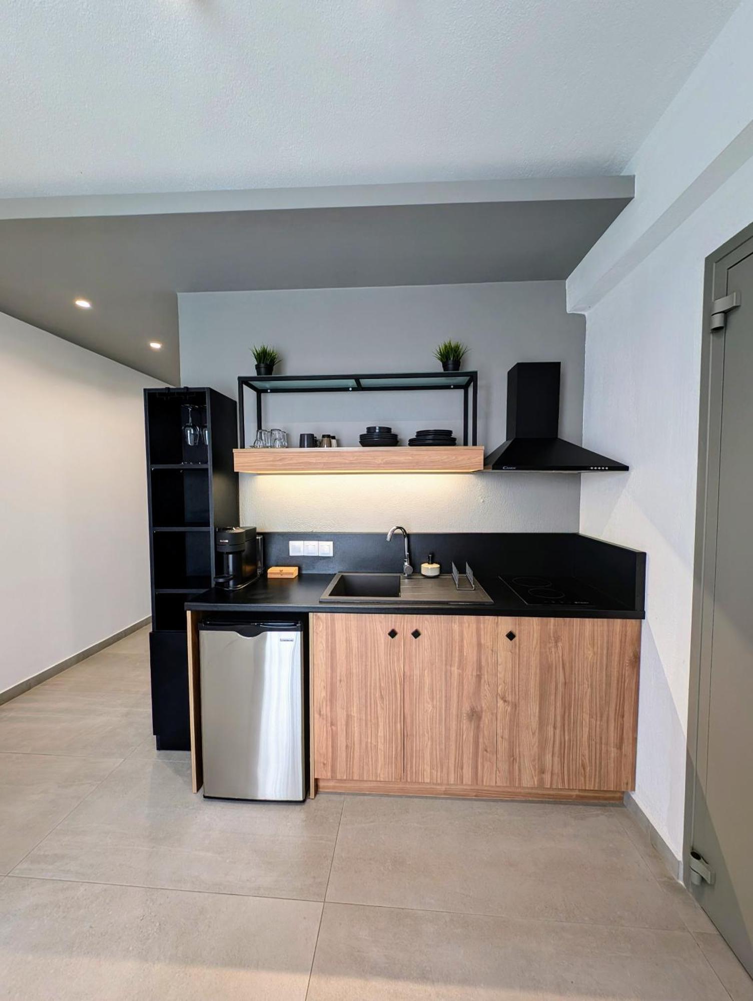 Twins Yard Apartment Nikiti  Exterior photo