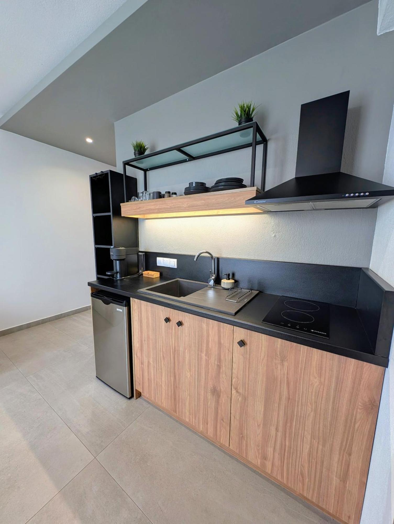 Twins Yard Apartment Nikiti  Exterior photo
