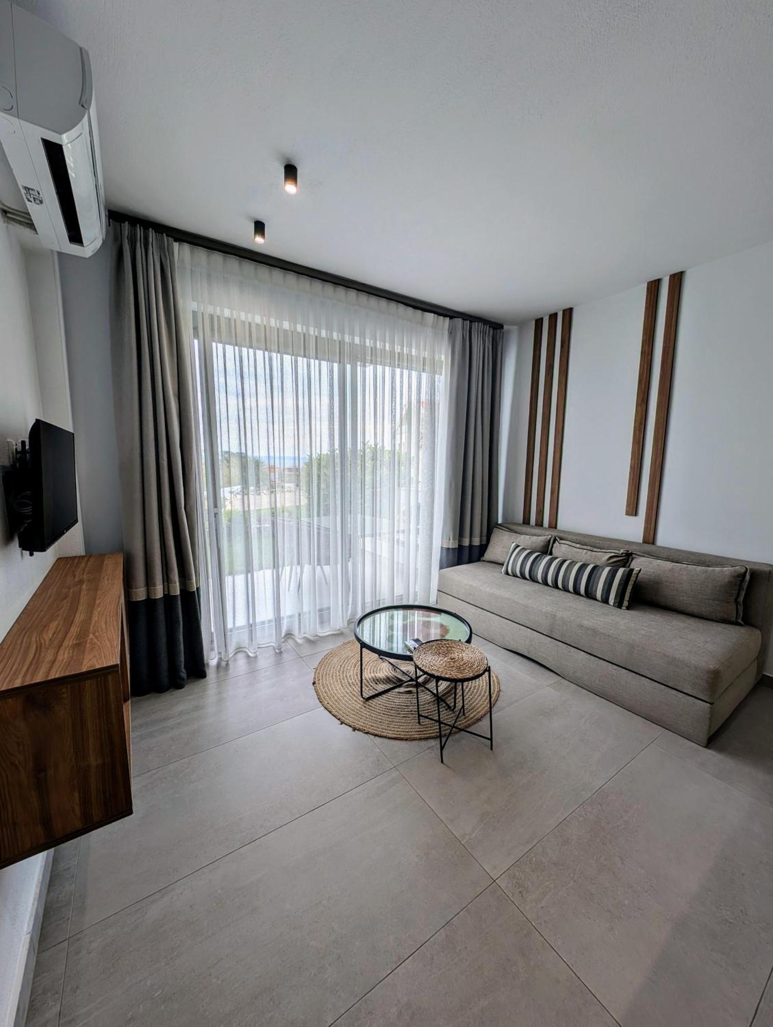 Twins Yard Apartment Nikiti  Exterior photo